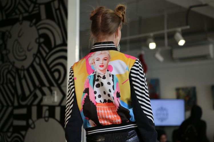 Ada Marilyn Monroe di Panggung Kecil 2madison Avenue...