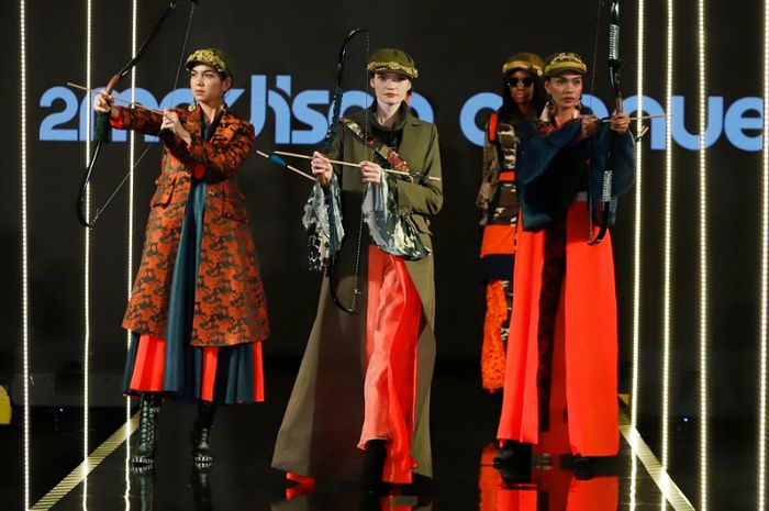 Koleksi Busana Bertajuk 'Secret Strength' Karya 2madison Avenue Tuai Pujian di Jakarta Modest Fashion Week