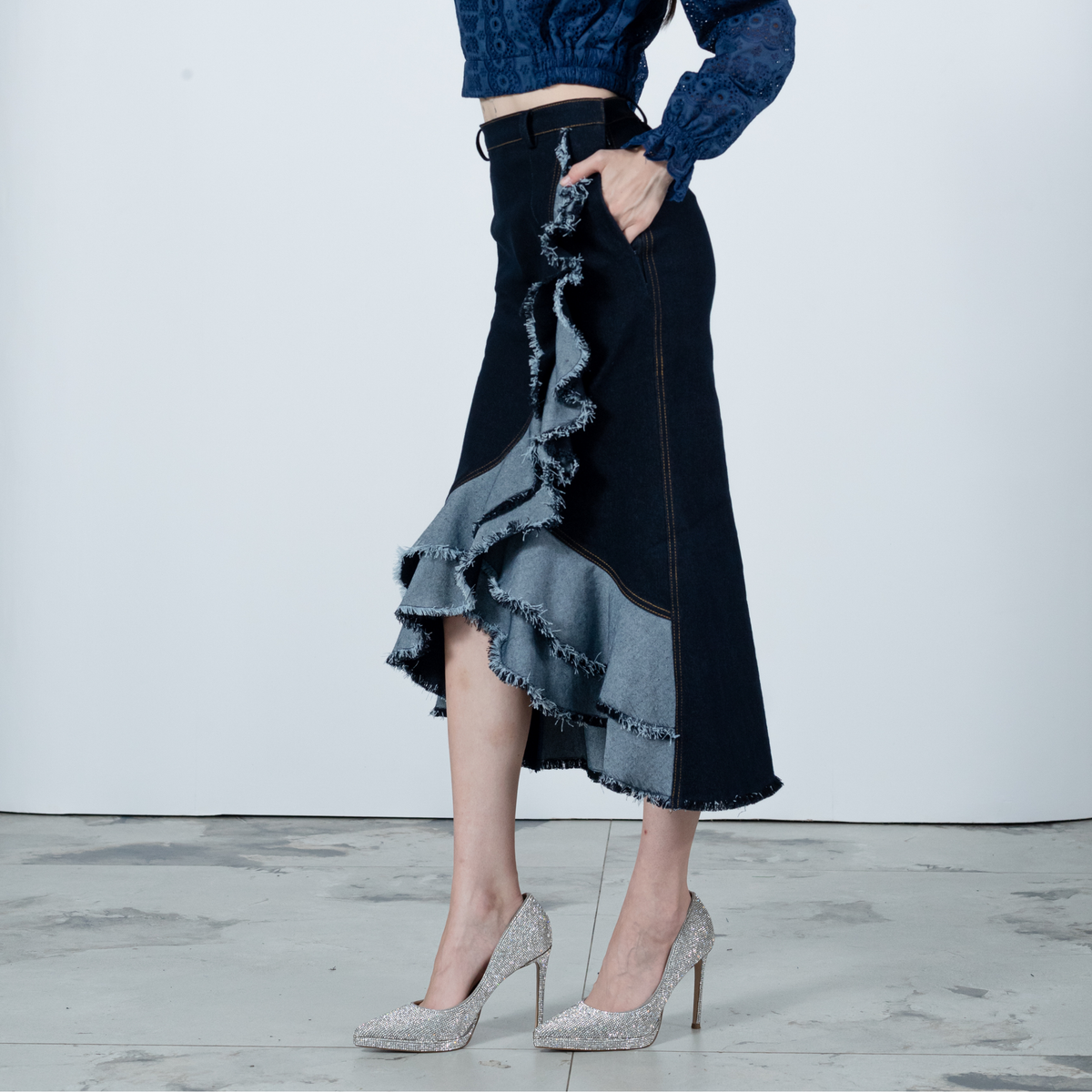 Signature denim kahlo skirt with chambray (7666221645847)