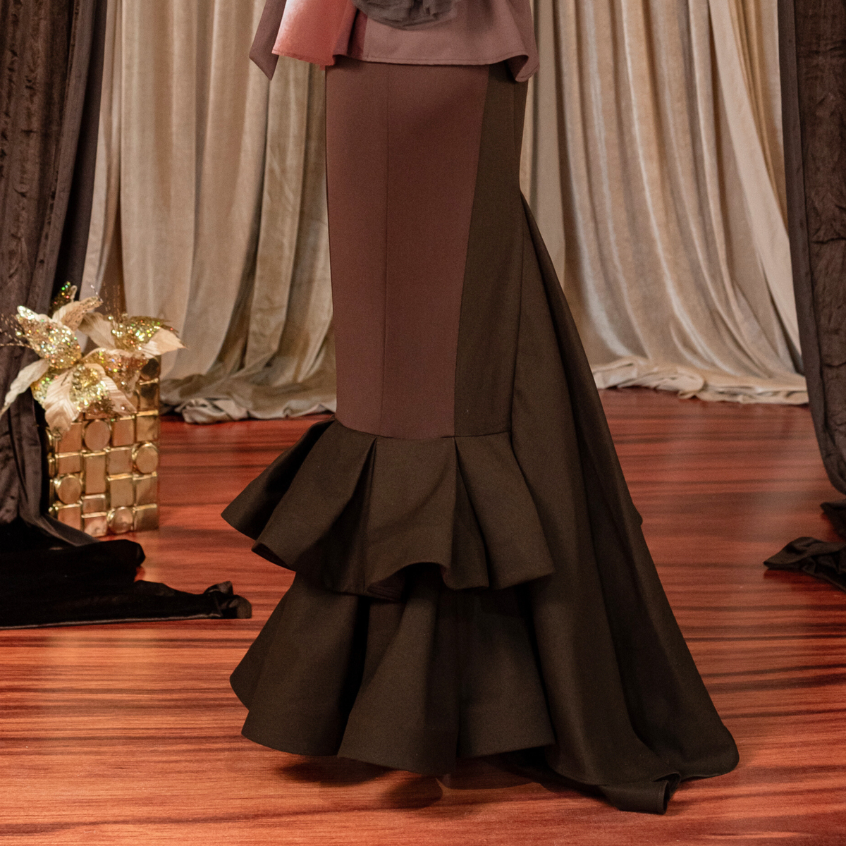 Bonita Signature Brown Carrie long skirt with flare - 2MADISONAVENUE.COM