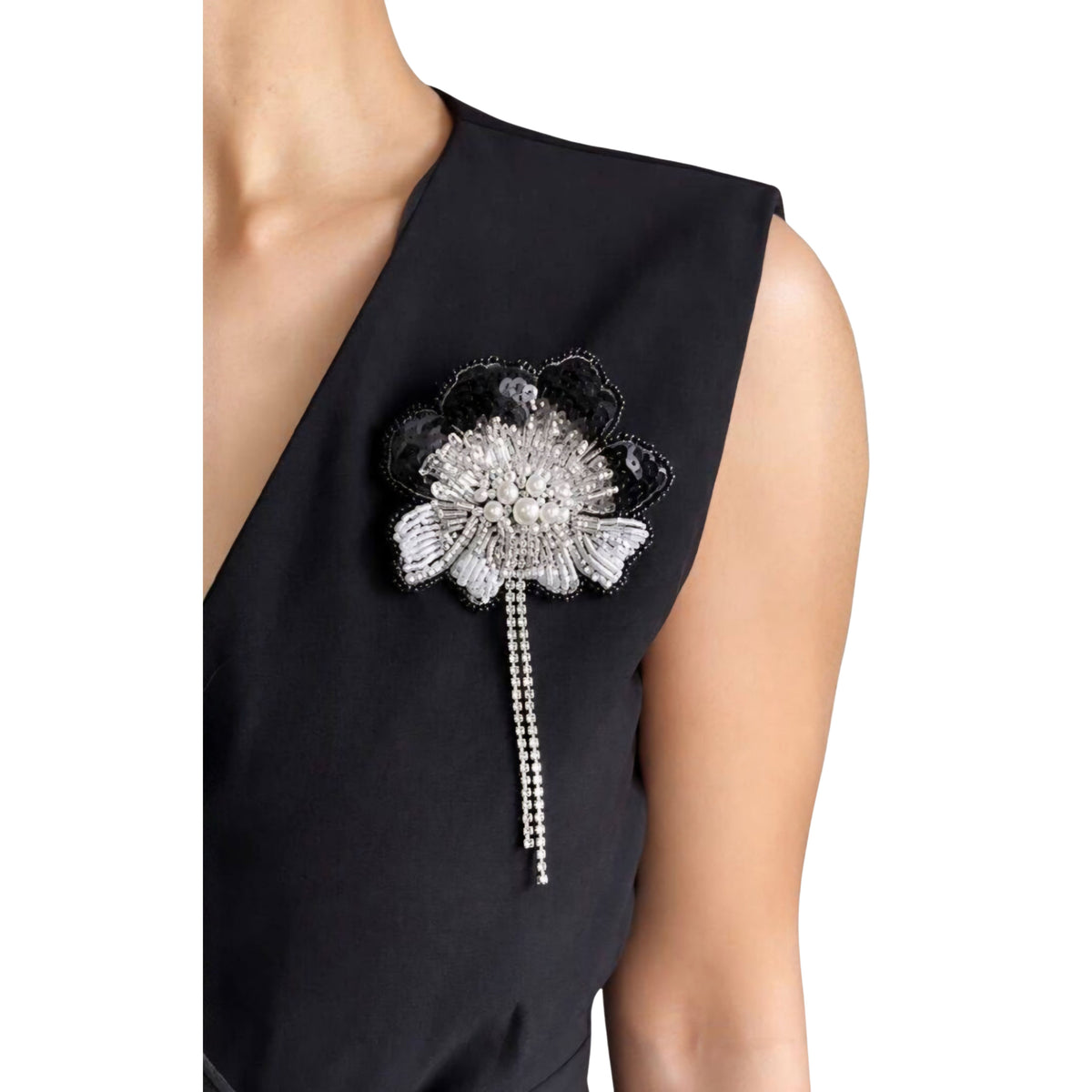 Camellia Noir Brooch - Black - 2MADISONAVENUE.COM