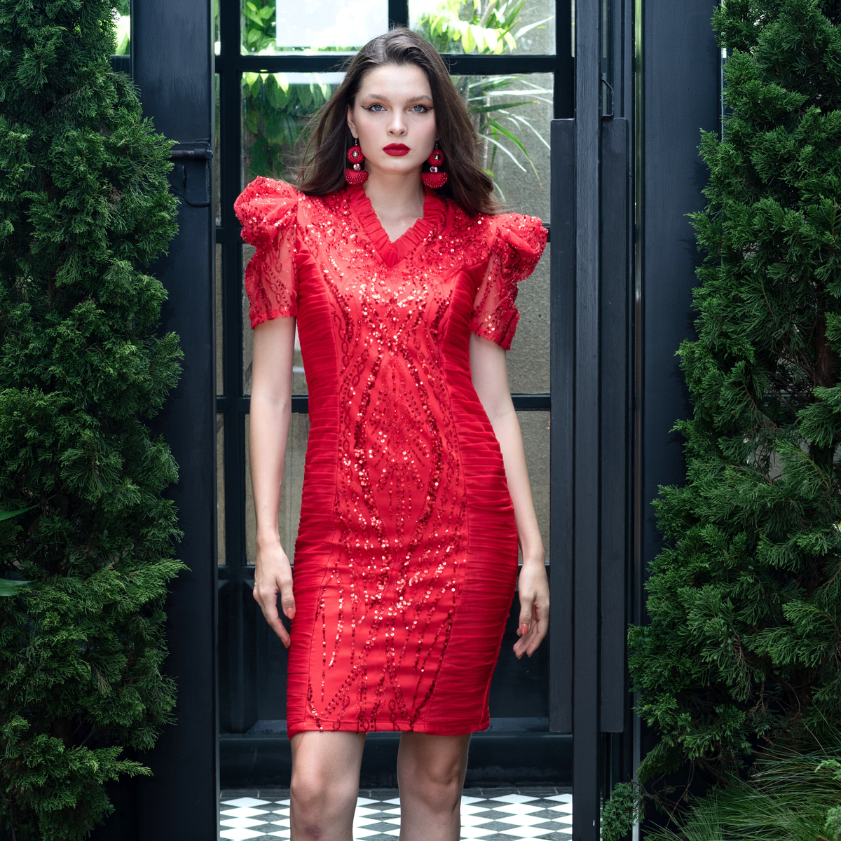 Signature Red stasi short dress with lace - 2MADISONAVENUE.COM