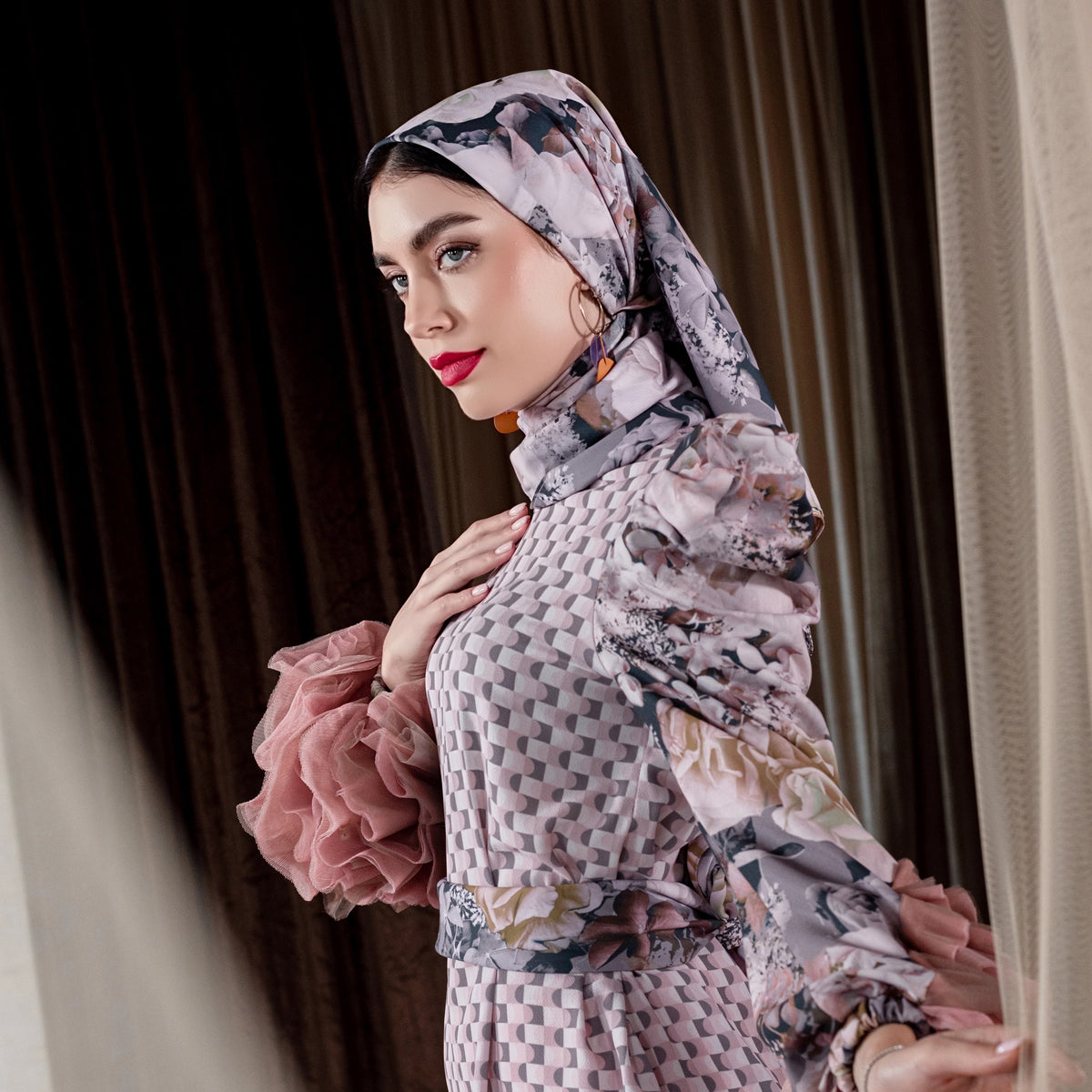 Becoming Platinum Rose Hijab Beige Scarf - 2MADISONAVENUE.COM