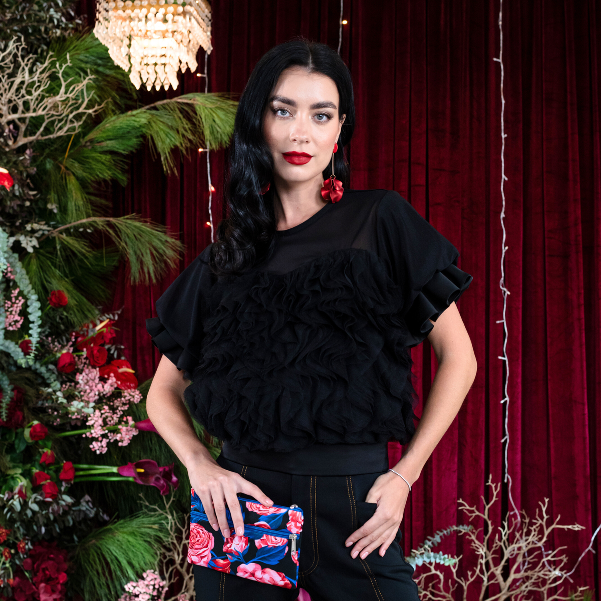 Signature Black Stage Top - 2MADISONAVENUE.COM
