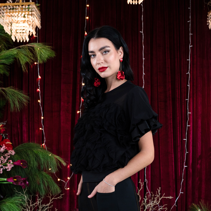 Signature Black Stage Top - 2MADISONAVENUE.COM