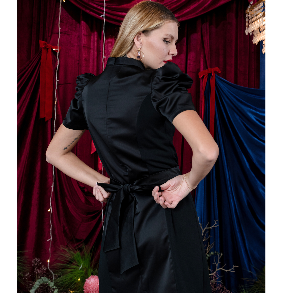 Signature Black Stasi Short Dress With Lace - 2MADISONAVENUE.COM