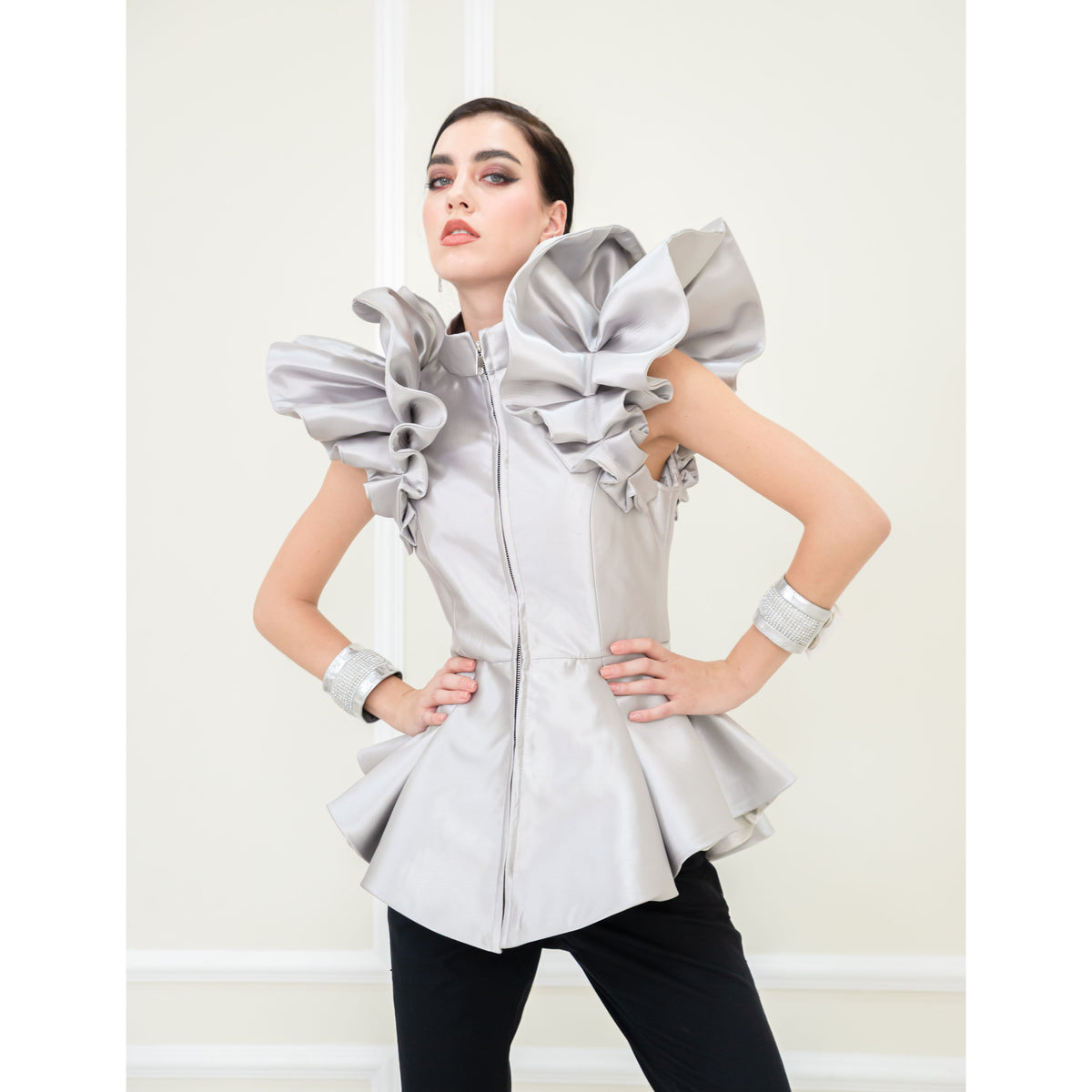 Becoming Destiny Silver Jacket Sleeveles (6934004400151)