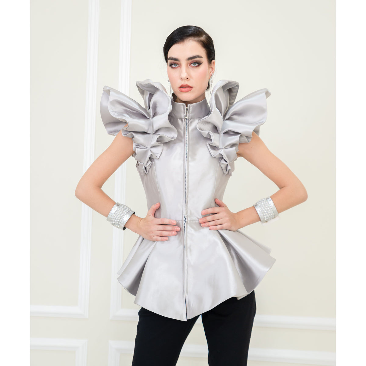 Becoming Destiny Silver Jacket Sleeveles (6934004400151)